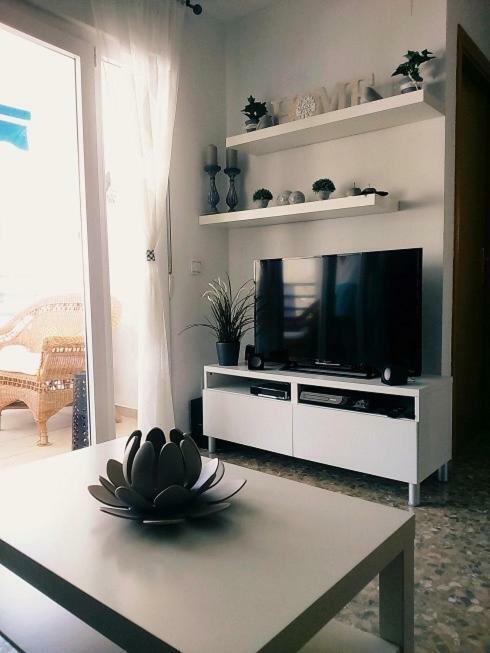 Seaside Romantic Apartment Альгарробо-Коста Экстерьер фото