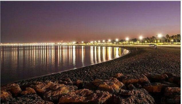 Seaside Romantic Apartment Альгарробо-Коста Экстерьер фото