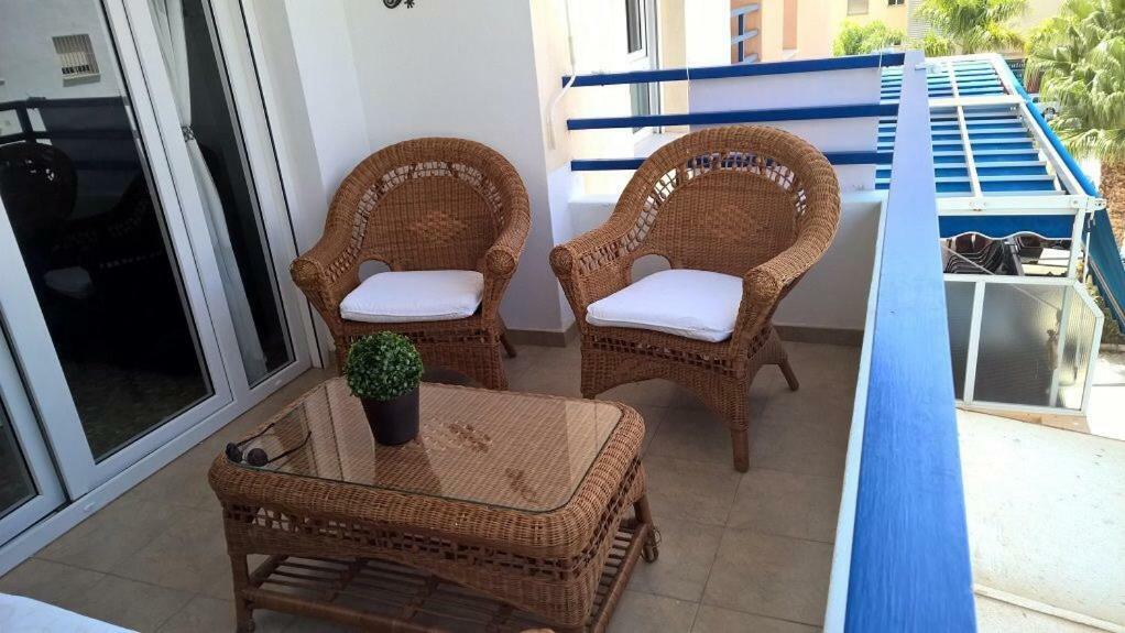 Seaside Romantic Apartment Альгарробо-Коста Экстерьер фото